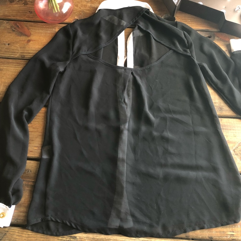 ~HS~ Black button up blouse white accents. Size XS - Picture 6 of 6